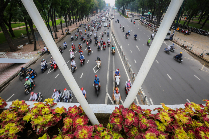 Cầu bộ hành hơn 11 tỷ đồng trong công viên lớn nhất TP HCM